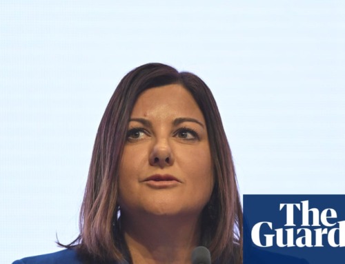 Sportsbet dines with government minister at Labor fundraiser
despite calls to reject lobbying from industry