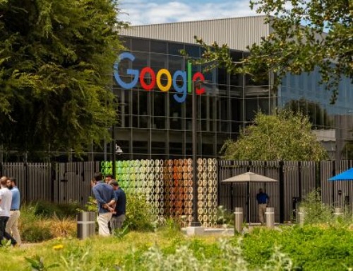 Google Barrels Ahead With AI Spending as Its Search Business
Sees Early Cracks