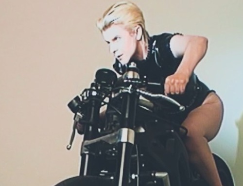 Robyn – Sucker For Love